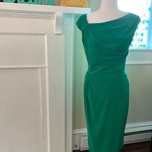 Old Hollywood vibes! Feel like a starlet in this slinky little number!🌟